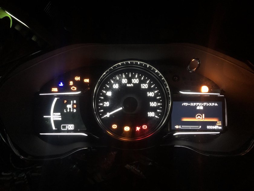 Honda Vezel значки на приборной панели