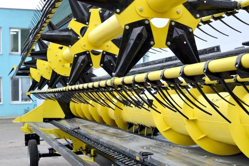 Жатка для уборки подсолнечника