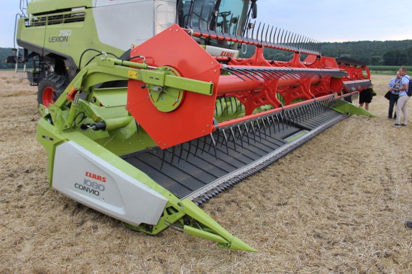 Жатка CLAAS convio Flex 930