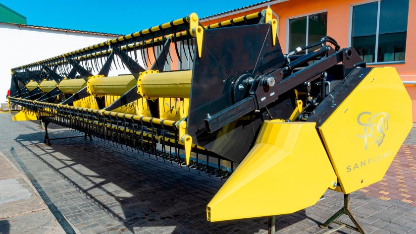 Жатка для уборки подсолнечника