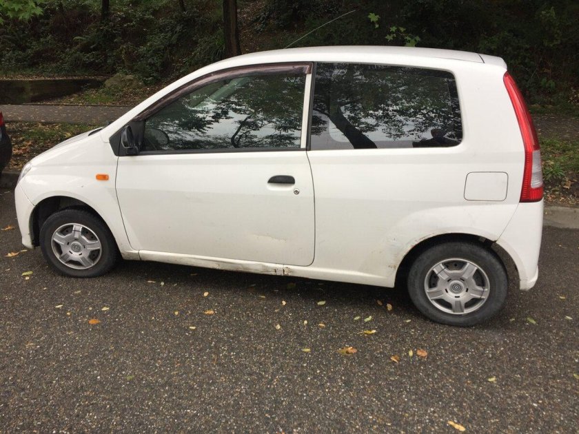 Daihatsu Mira 2006