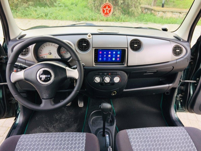 Daihatsu mira салон