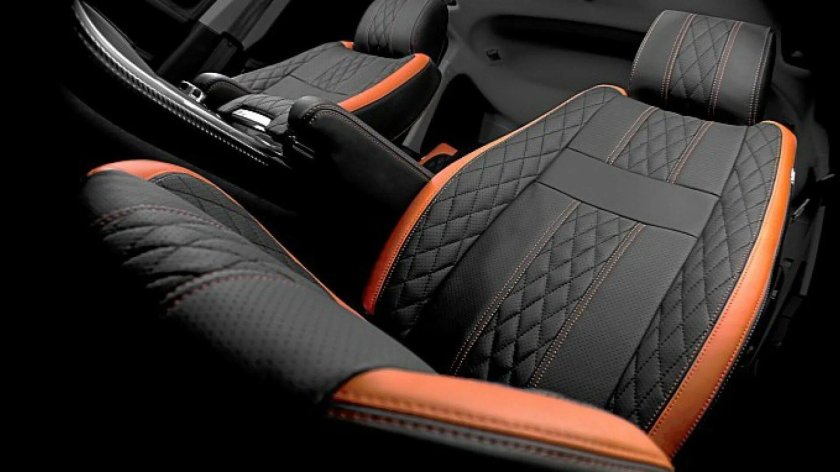 Авточехлы с оранжевой строчкой