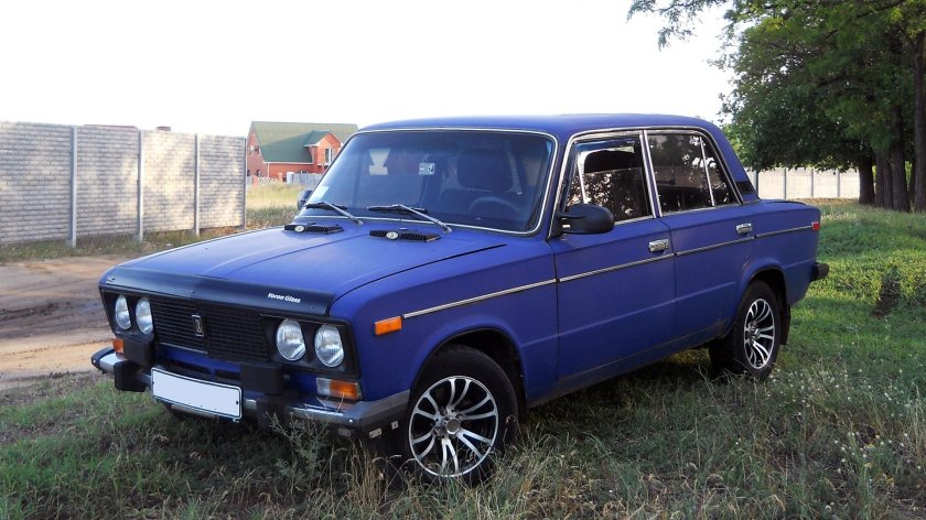ВАЗ 2106 синяя на литье
