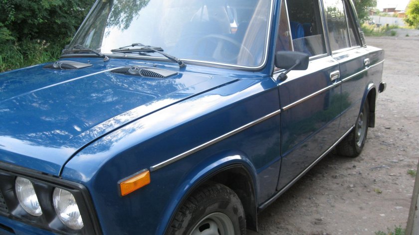 Lada 2106 сине-зеленый