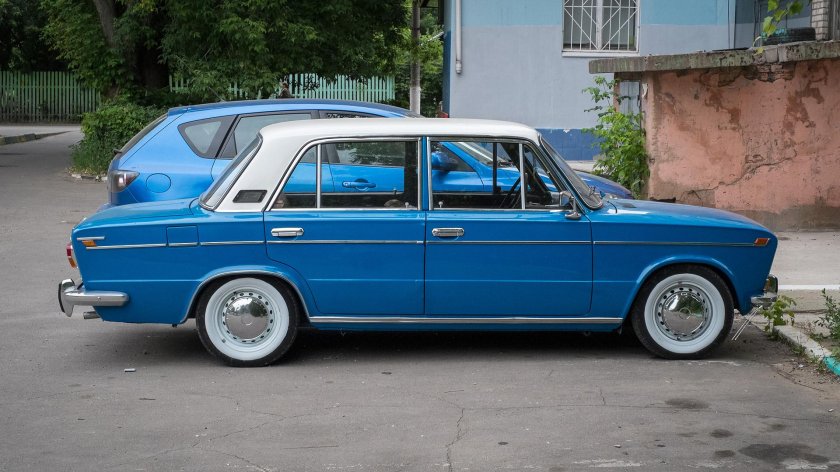 ВАЗ 2103 ресто голубая