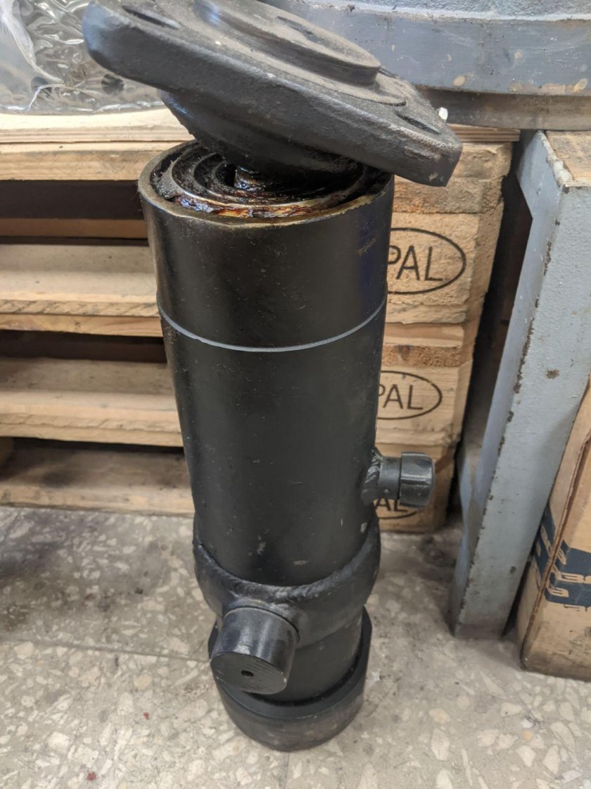 Втулка цилиндра подъема кузова КАМАЗ 55102