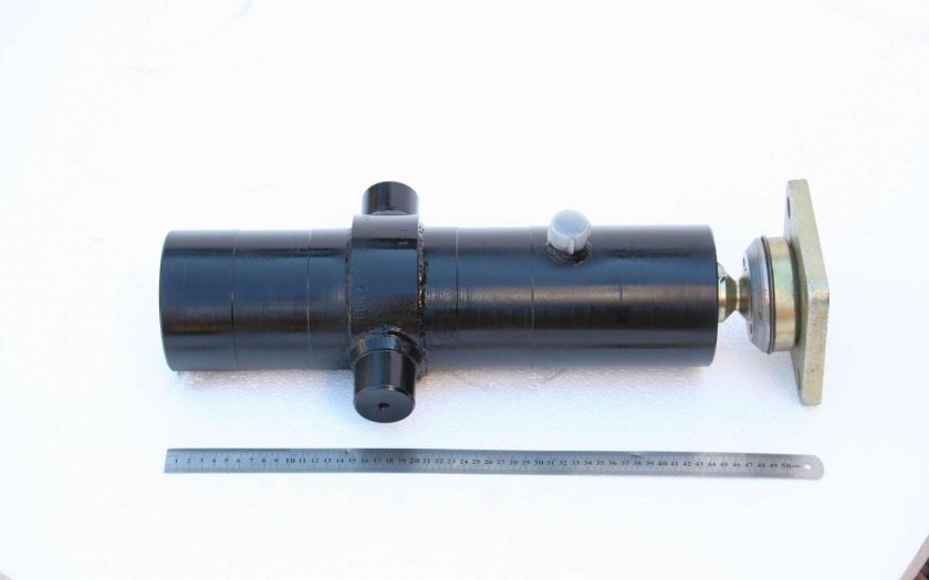 Гидроцилиндр КАМАЗ 55102 3-Х штоковый