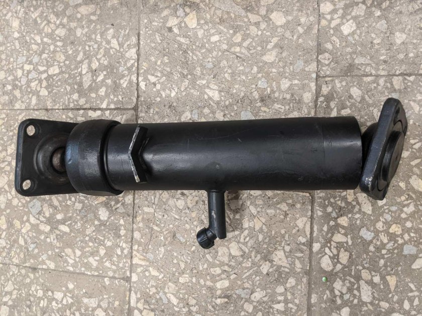 Гидроцилиндр прицепа КАМАЗ