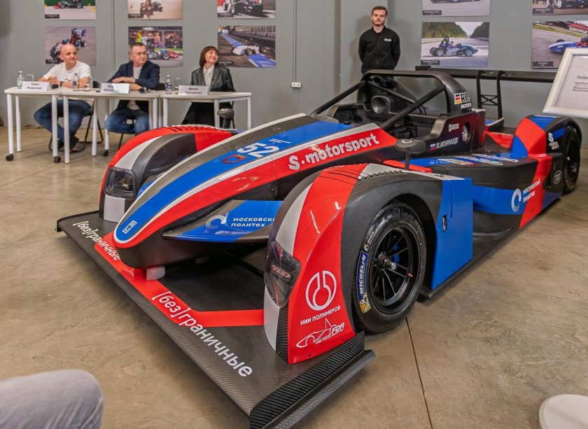 Спортивные автомобили