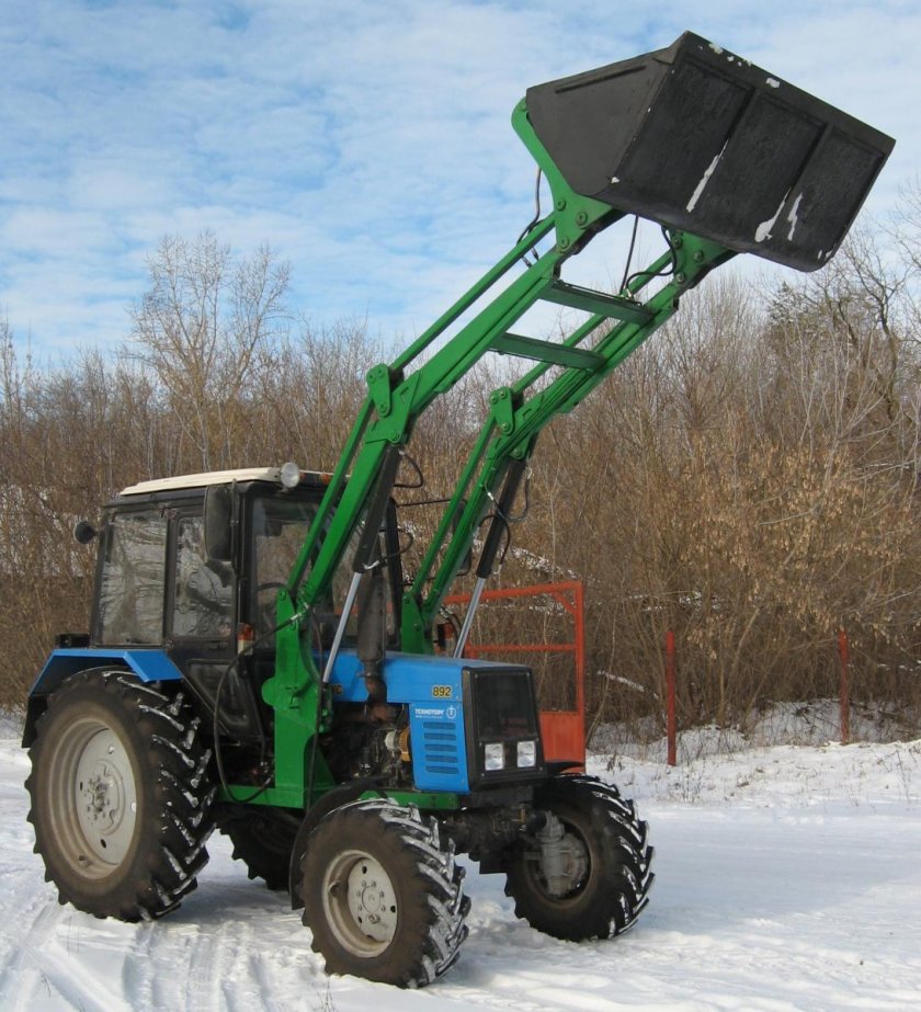 Погрузчик фронтальный на МТЗ 82 быстросъёмный