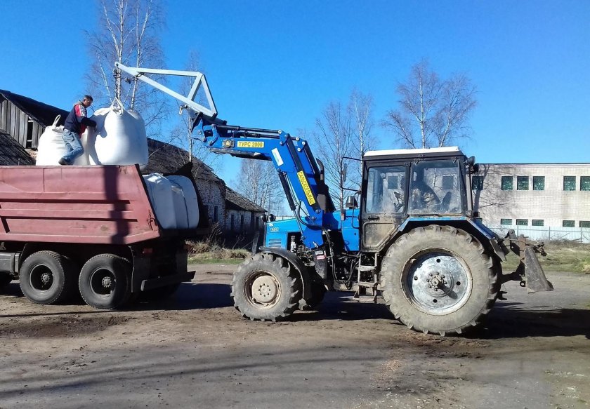 МТЗ 1221 С куном Турс 2000