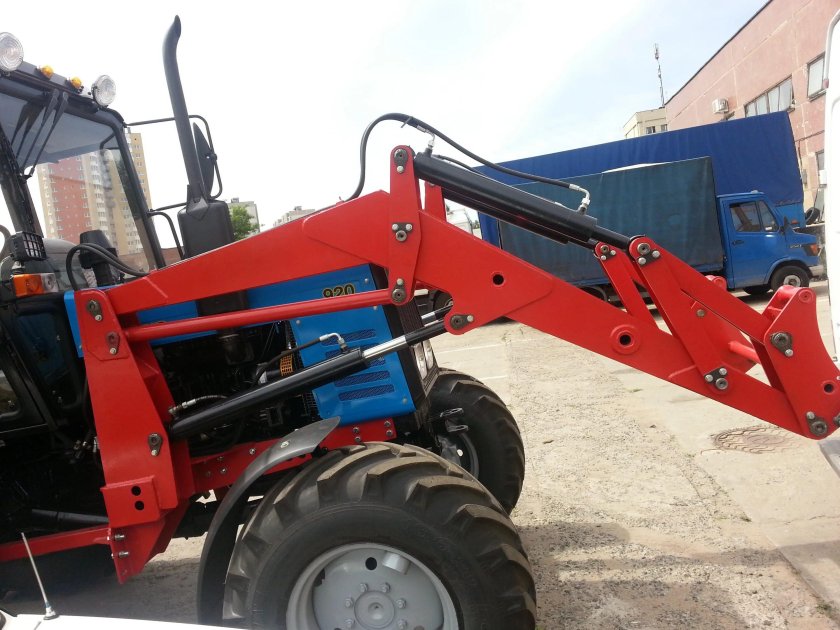 Фронтальный погрузчик на МТЗ 82