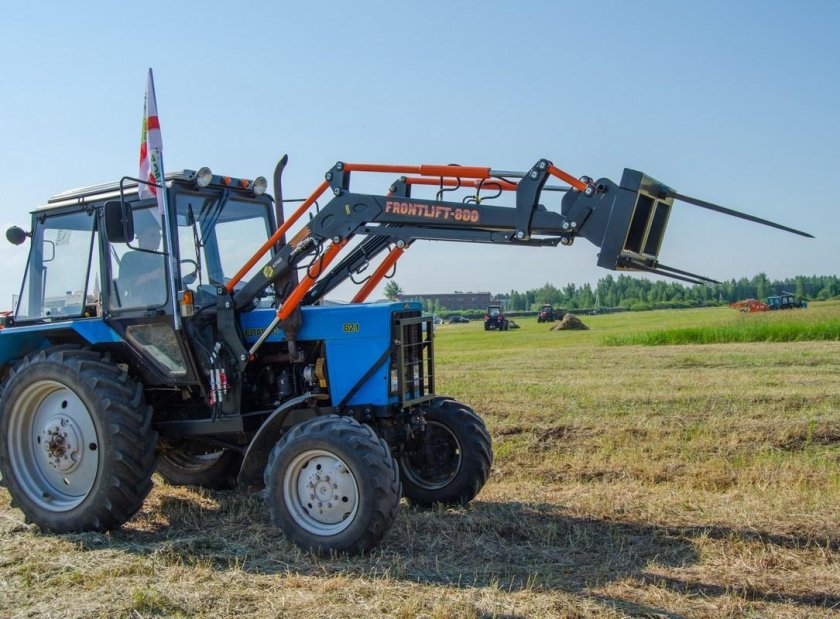 Погрузчик фронтальный frontlift 1200