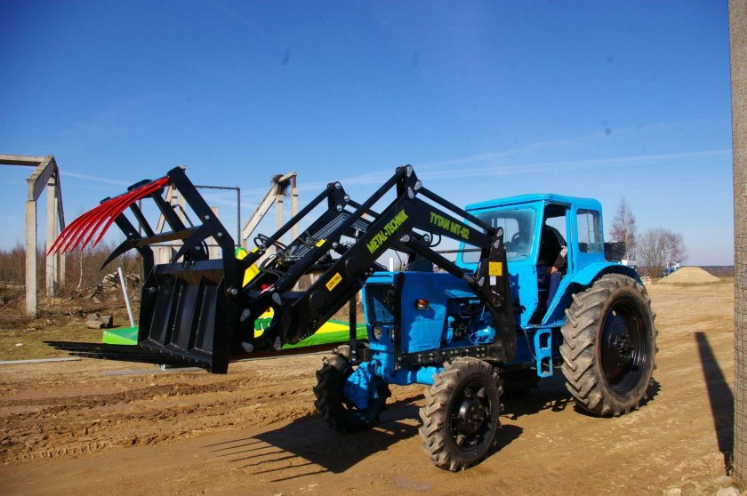 Фронтальный погрузчик на МТЗ 82