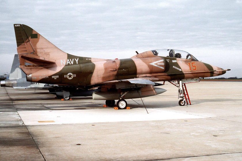 Истребитель Скайхок