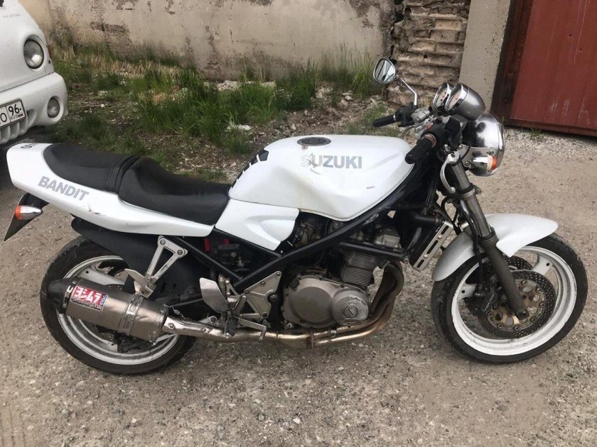 Suzuki Bandit 400 белый
