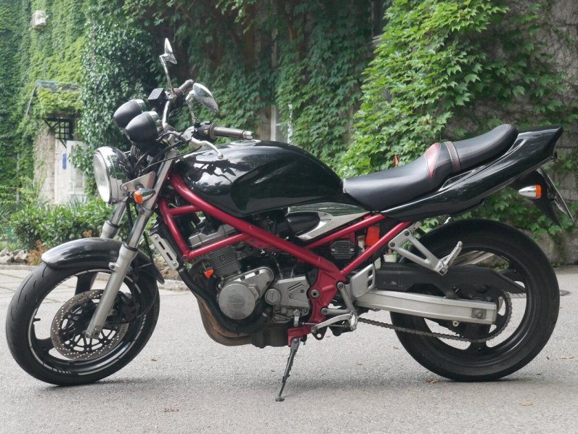 Suzuki Bandit 250-2