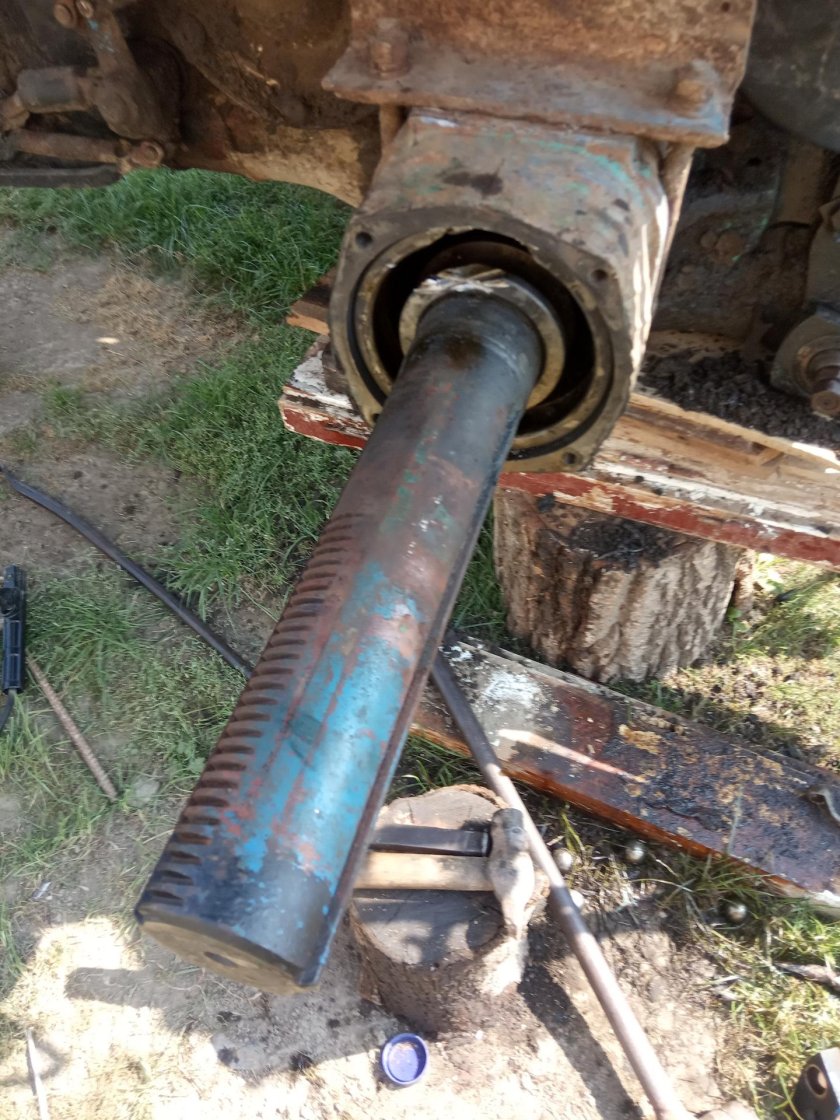 Полуось ЮМЗ 6