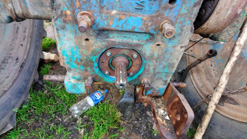 ЮМЗ-6 трактор ВОМ