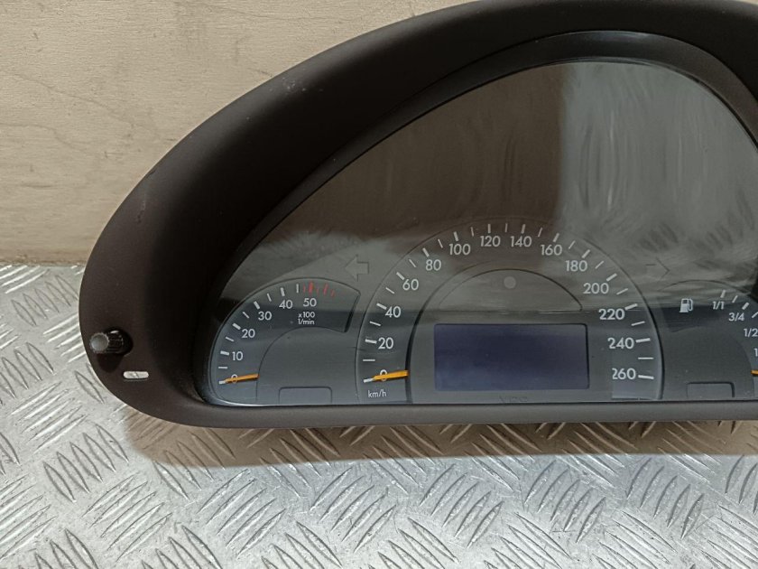 Приборная панель мерседес w203 2001