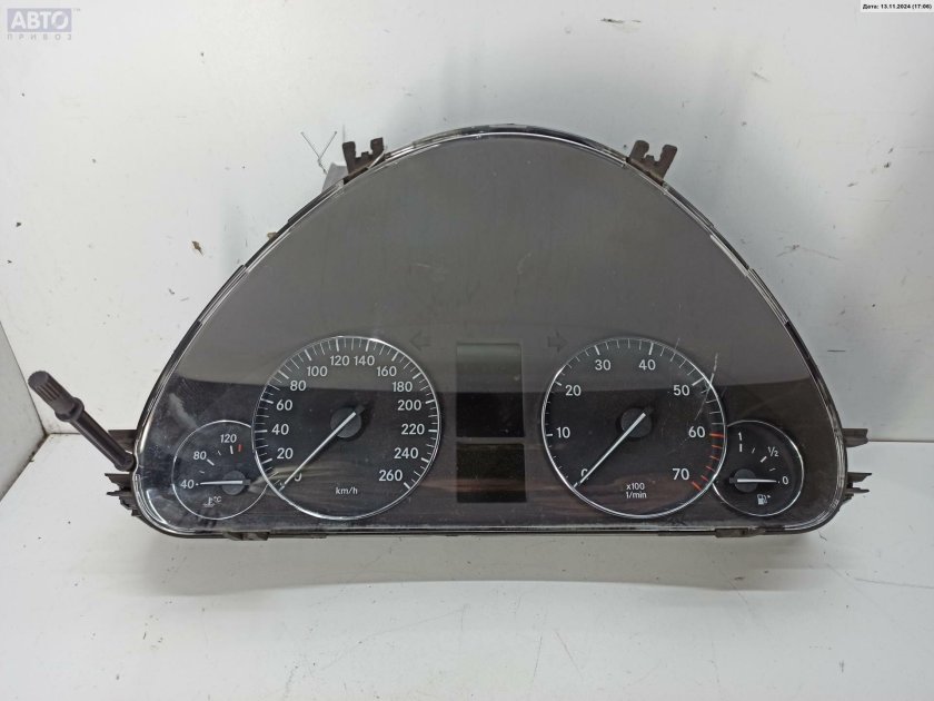 Mercedes w211 приборная панель