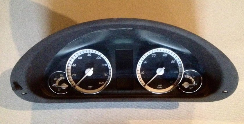 W203 Mercedes панель