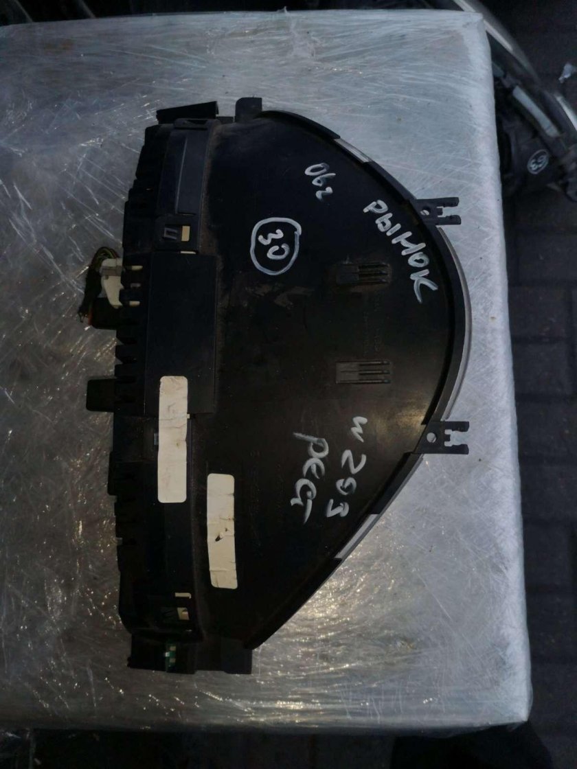 Щиток приборов Мерседес w203