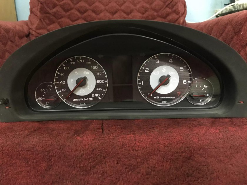 Щиток приборов w463