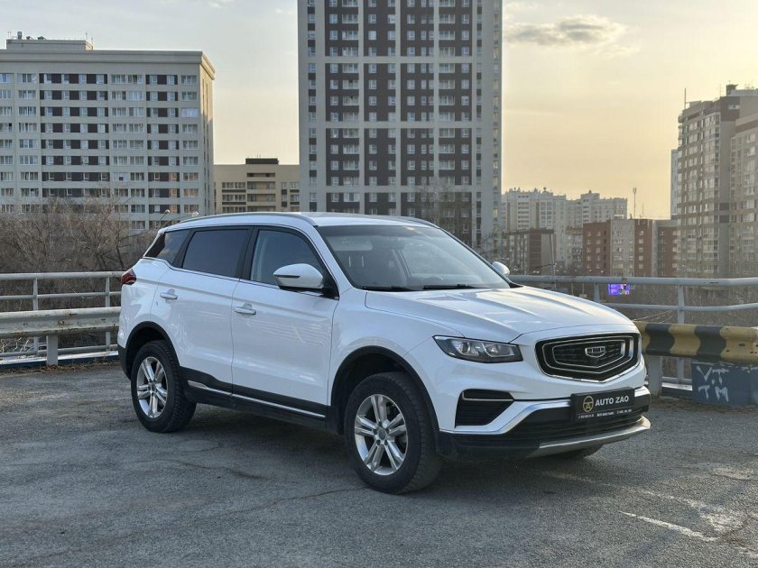Geely atlas pro белая
