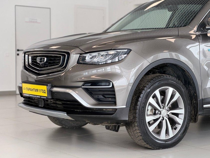 Geely atlas pro серый