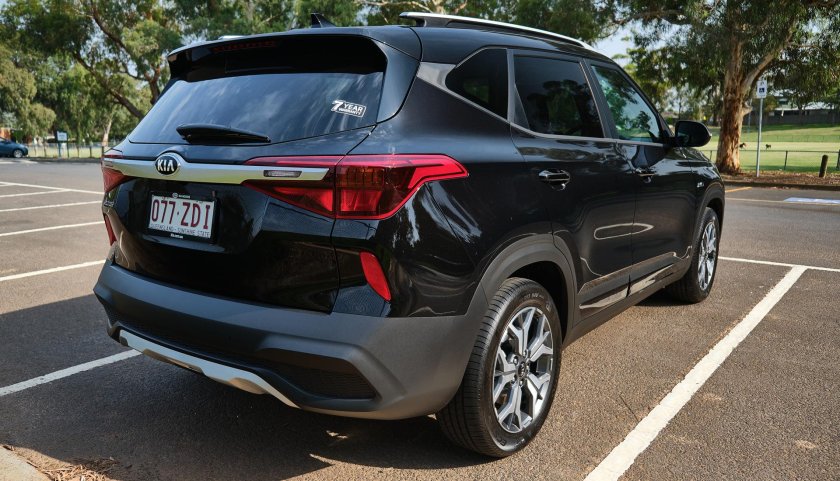 Kia Seltos черный