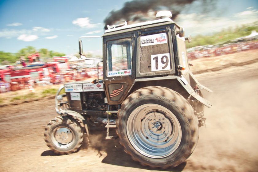 Трактор Бизон