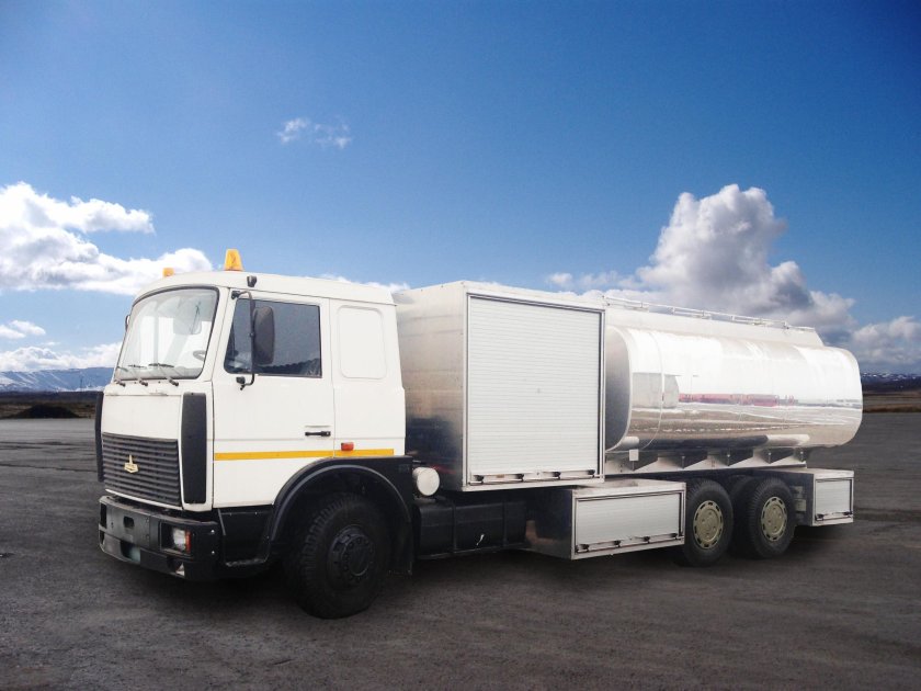 МАЗ 6303 молоковоз