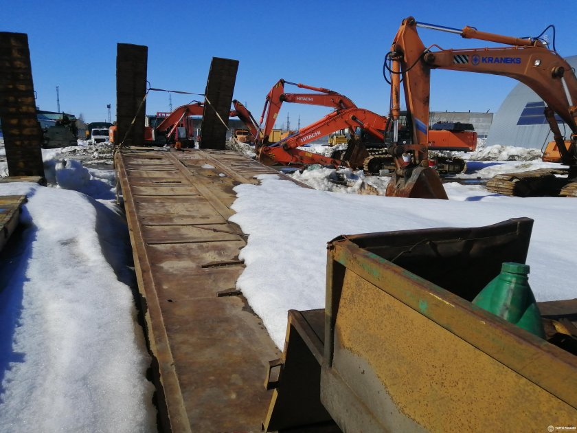 Автоспецтехника 94251 полуприцеп трал