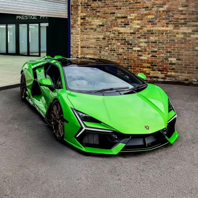 Lamborghini revuelto