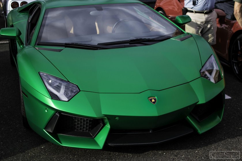 Lamborghini Aventador изумрудный