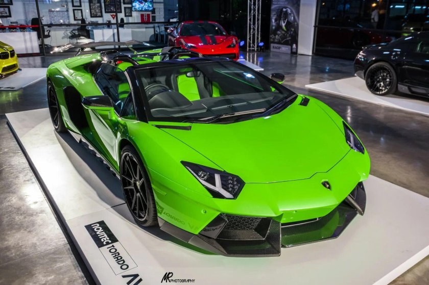 Ламборгини авентадор