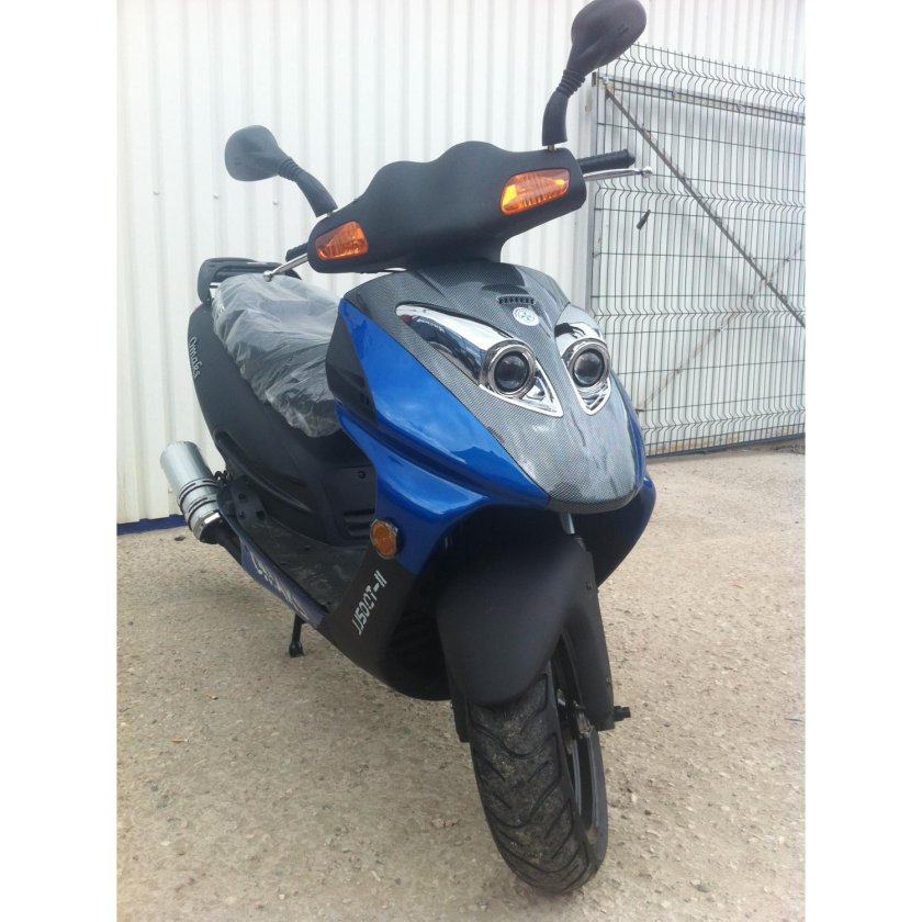 Скутер Omaks 50 кубов