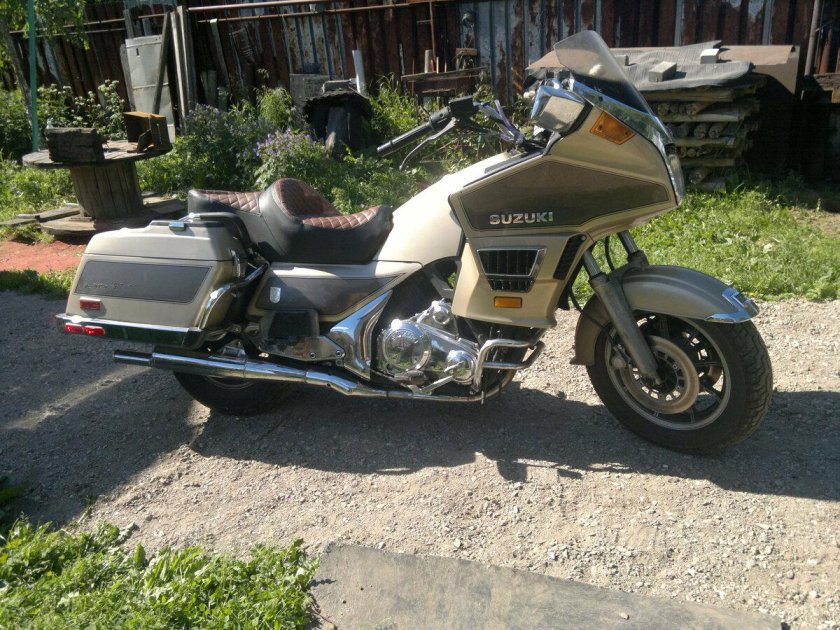 Мотоцикл suzuki