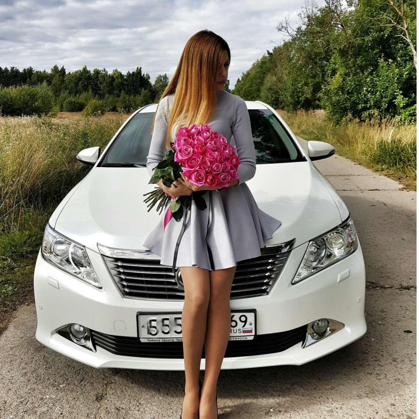Тойота Камри 40 и девушки