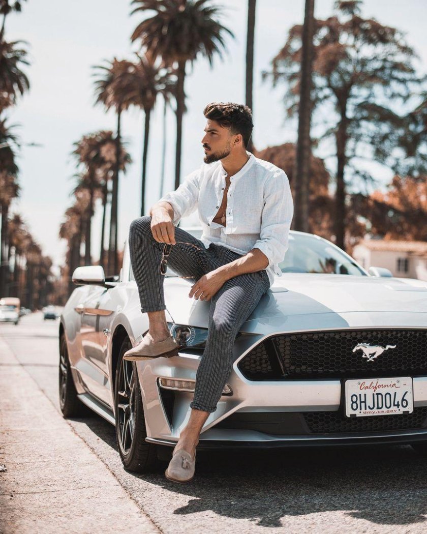 Мужчина в машине