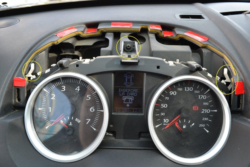 Приборная панель Megane 2