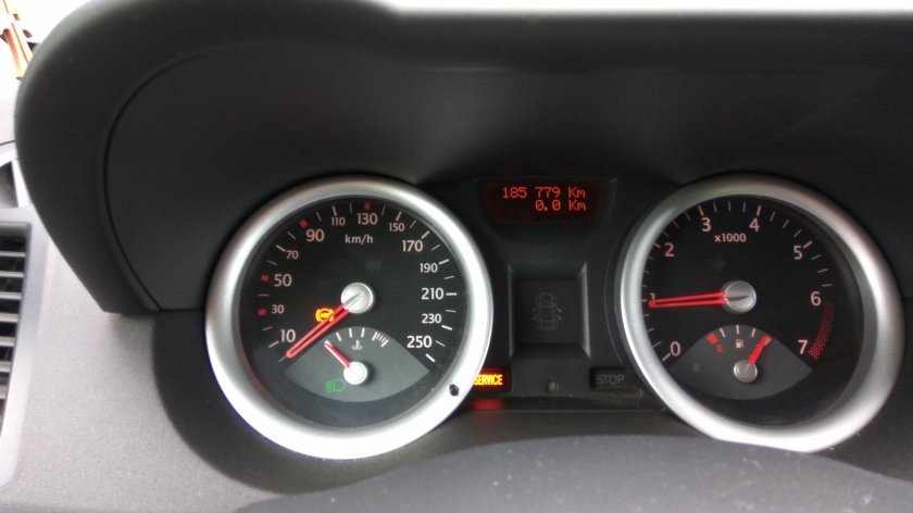 Renault Megane 2 приборная панель
