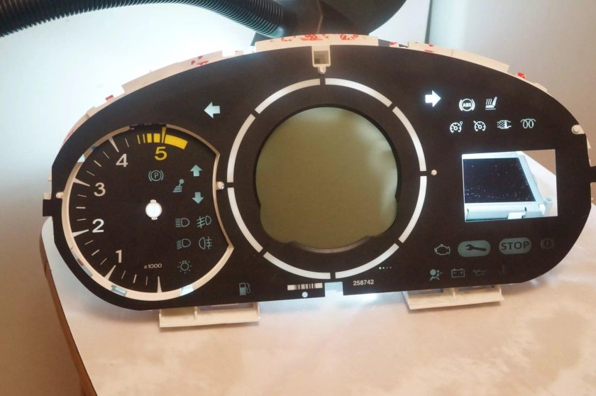 Цифровая приборная панель Рено Меган 2