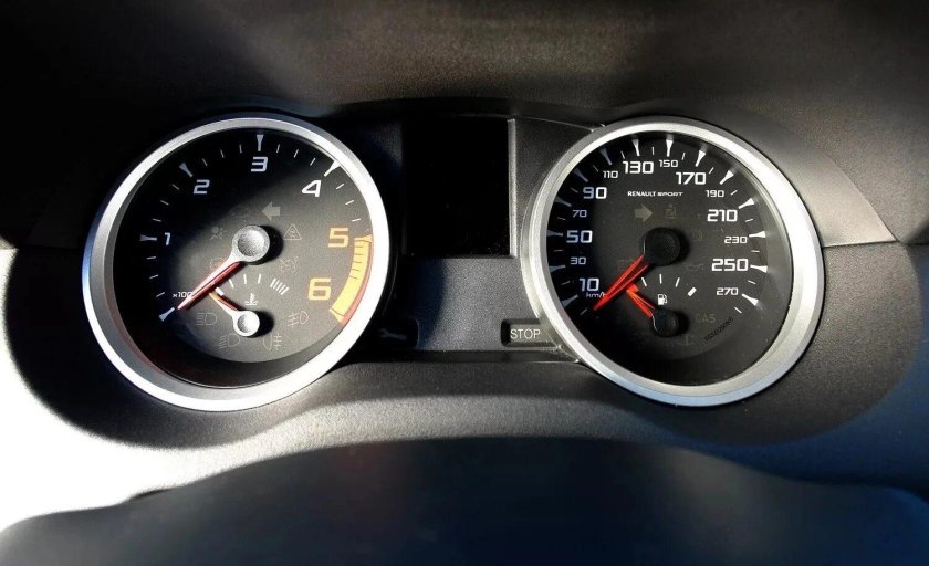 Панель Рено Меган 2