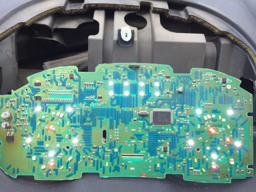 Приборная панель Рено Меган 2