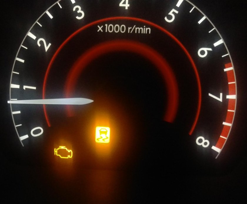 Toyota Highlander 2012 горит чек