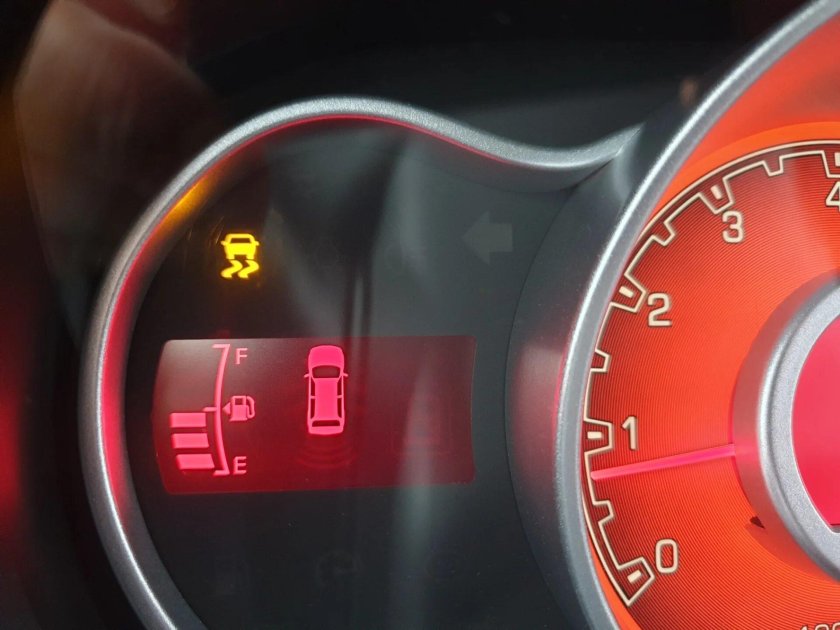 Лифан х60 лампочка АБС