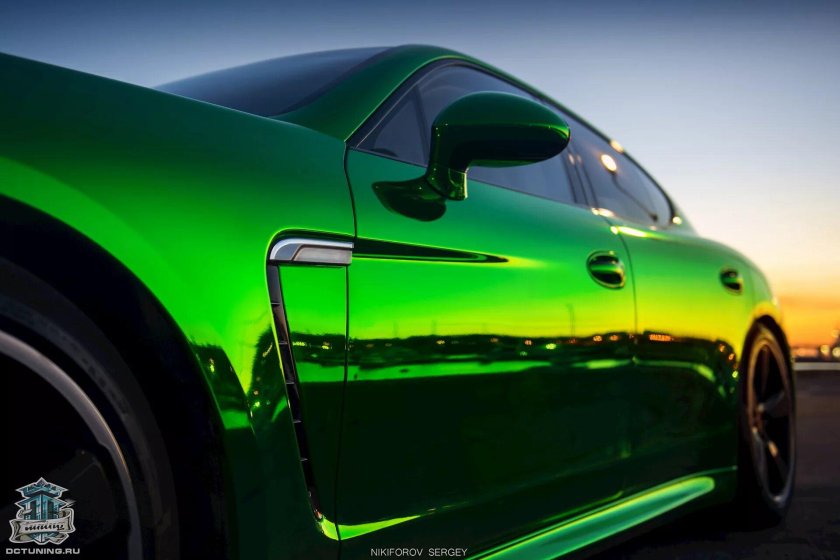 Порше Панамера изумрудный